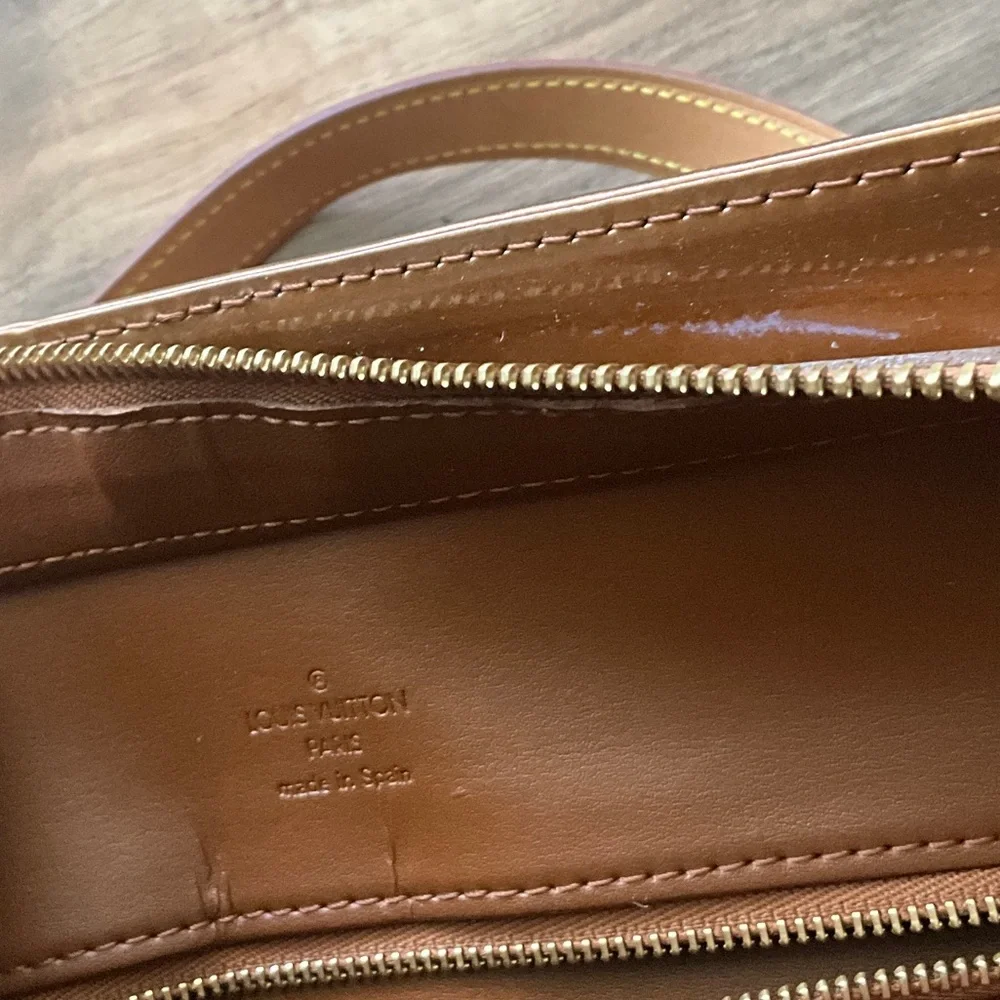 Louis Vuitton Houston Tote Bronze Leather
Monogram Vernis - Picture 6 of 10